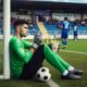 Tanding Sepak Bola atau Warung Mie? Aksi Nyeleneh Kiper Ini Bikin Heboh!