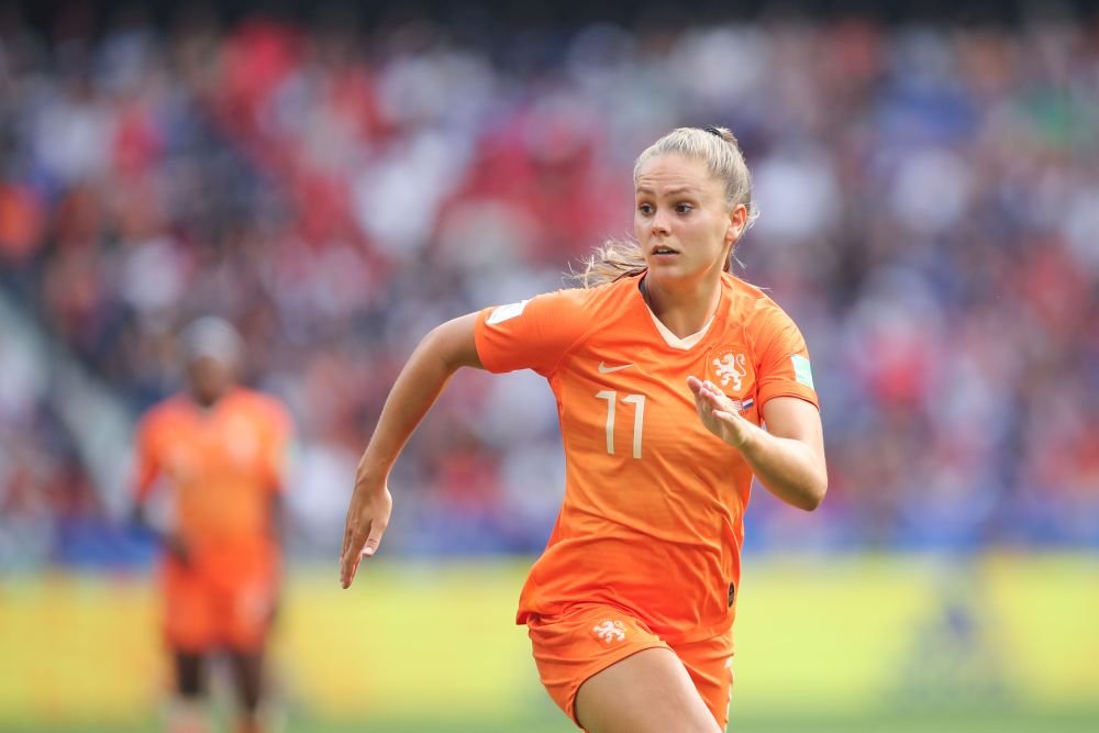 Tak Hanya Jago di Lapangan, Ini Bukti Lieke Martens Sosok Pemimpin Sejati