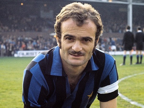 Dari Anak Korban Tragedi hingga Raja Lapangan: Perjalanan Magis Sandro Mazzola