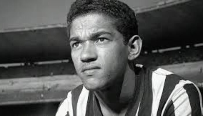 Kisah Nyata Garrincha: Legenda Brasil yang Disanjung Dunia, Tapi Dilupakan di Akhir Hidupnya